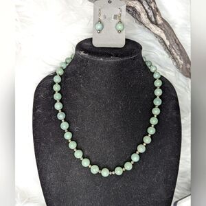 Estate Vintage Pale Green Jade and Yellow Gold Beaded Necklace and Earrings Set
